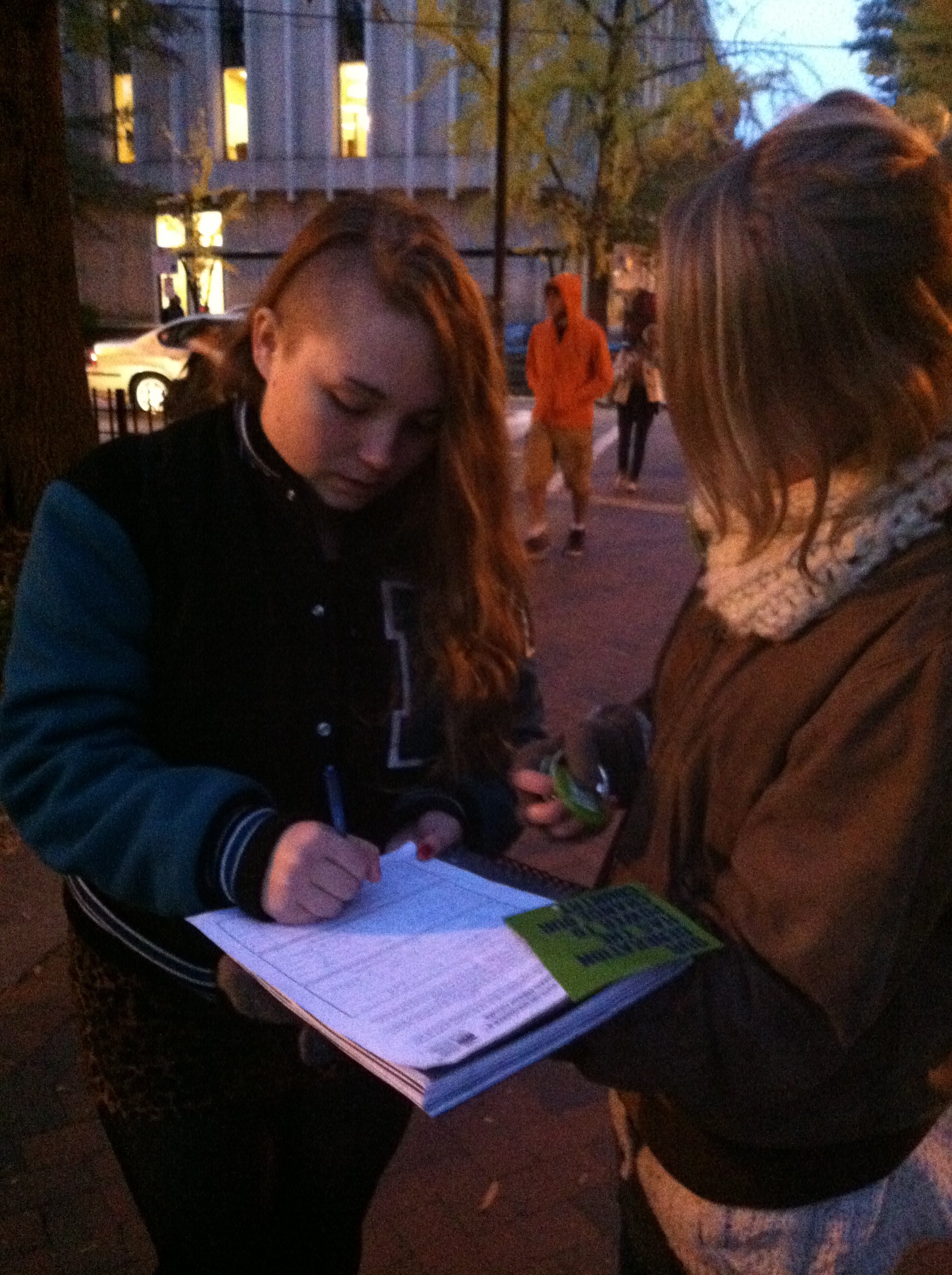 VCU students pledging to be a Climate Voter on November 6th. 